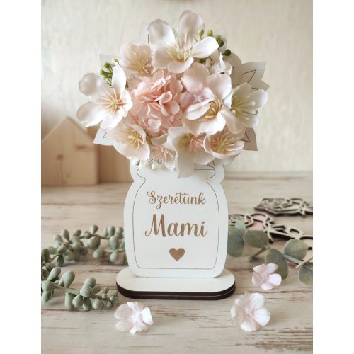 Anyák napi csokor "Szeretünk Mami" felirattal fehér