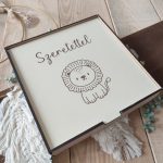 Babaköszöntő ajándék lányoknak, baba adatos ajándék  tündéres 