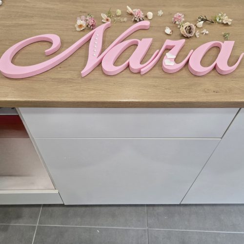 Kalligráf " Nara" stilusú  betűk bármilyen névvel és színnel!